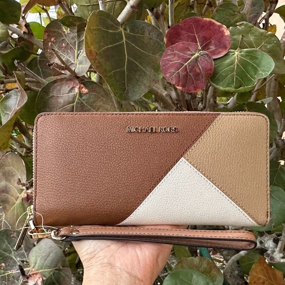 Michael Kors Jet Set Travel Large Continental Wallet Color-Block Brown Multi - Picture 1 of 9